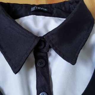 女児トップスネクタイ付きの画像