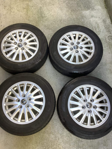 トヨタ80ヴォクシー純正195／65R15 ヴォクシー、ノア
