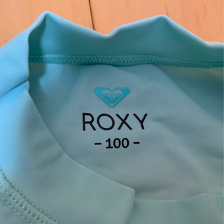 ROXY サイズ100 女の子用　水着&ラッシュガードの画像