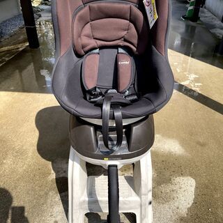 コンビ　チャイルドシート　ネセルターンリミテッド　シートベルト固...