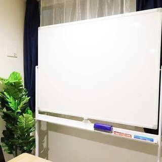 エリア最安値　¥100 〜 ¥490【赤羽駅徒歩圏内！8名利用可！】綺麗な室内！WiFi・プロジェクター・ホワイトボード全て無料！ふれあい貸し会議室 赤羽A − 東京都