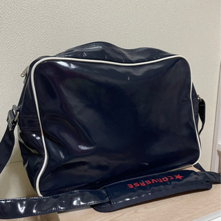 CONVERSE エナメルショルダーバックの画像