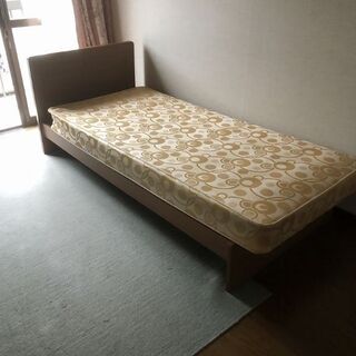 【あげます】ベッド枠、マットレス