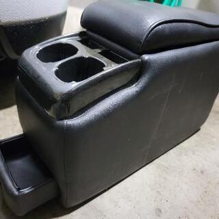 センターコンソールボックス　汎用品の画像