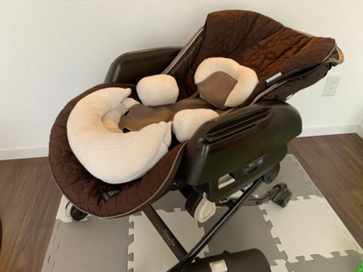 コンビ　combi ネムリラ　オートスウィング　ハイローチェア