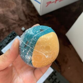 ガチャガチャ玩具など