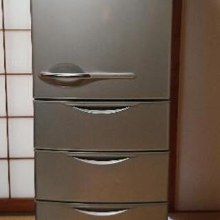 4ドアサンヨー冷蔵庫　2010年製　値下げしました。
