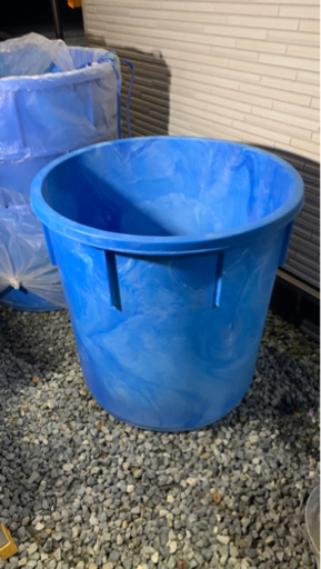 【更新10/9】ダイライト　200L　水槽　大型バケツ