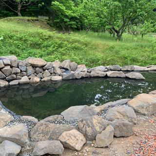 和モダン ガーデンロック　ブラック×グレー 砂岩 庭石 池作り 石垣 ガーデニングDIYの画像