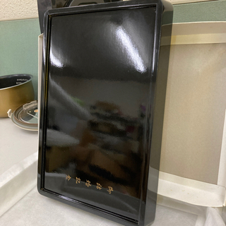 新品　おぼん　プレート　漆器　贈答品　サイズ幅約32cm 縦約23cm 厚み約3.5cm の画像