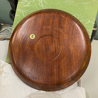 新品　おぼん　プレート　後藤塗　サイズ幅約28cm丸　厚み約2.5cm の画像