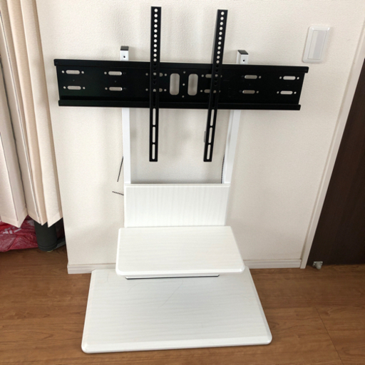 壁寄せスタンド　55〜65インチ　ヤマダ電機製　値下げ❗️木目調ホワイト　壁掛け風