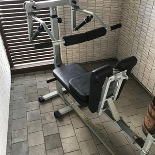 早い者勝ち 訳あり 格安 多彩な筋トレ トレーニングマシーンの画像