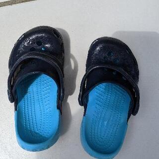 男の子用に クロックス 