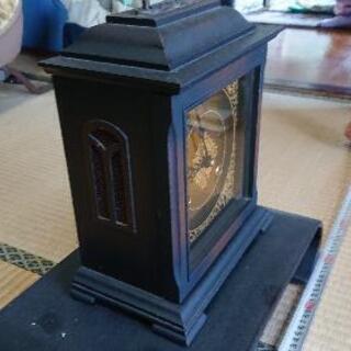 meijiのネジ巻き式置時計の画像