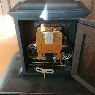 meijiのネジ巻き式置時計の画像