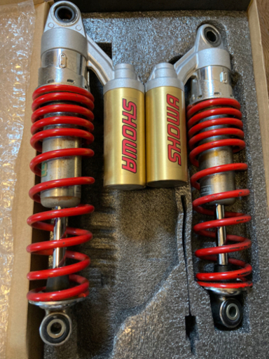 純正showa リアサス