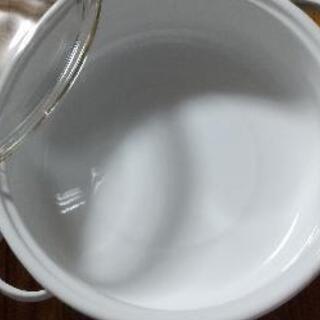 ガラス蓋ホーロー鍋の画像