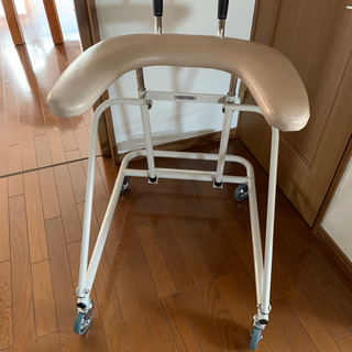 歩行器　歩行補助器　パラマウントベッド