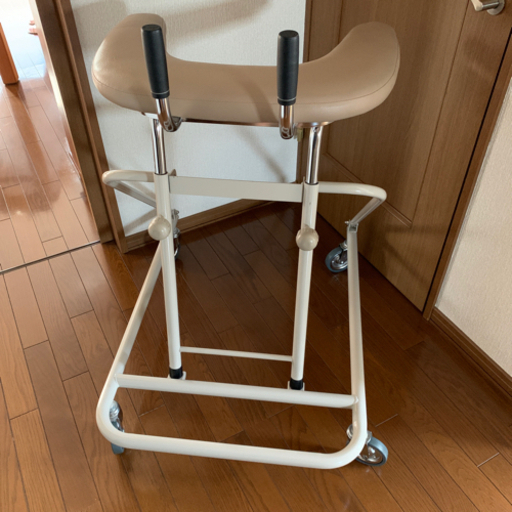 歩行器　歩行補助器　パラマウントベッド