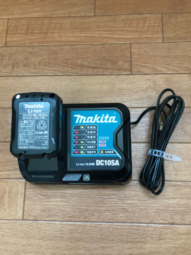 【使用数回】マキタ充電式クリーナーCL107FD