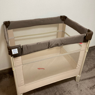 アップリカ　ココネルエアー　ベビーベッドの画像