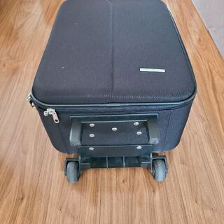 スーツケース値下げの画像