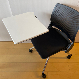 オカムラ 会議椅子 サイドテーブル付き