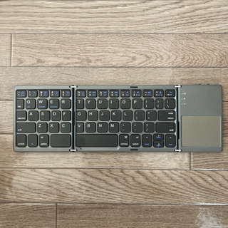 [さらに値下げしました]Bluetooth タッチパッド付き折りたたみキーボードの画像