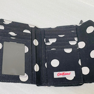 【新品】Cath Kidston 花柄 三つ折り財布の画像
