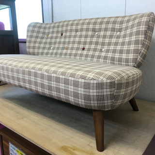 【リサイクルサービス八光　田上店　配達・設置OK】チェック柄　2人掛けソファの画像