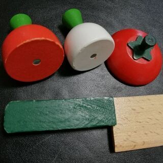 ウッディプッディ はじめてのおままごと サラダセット 木箱入りの画像