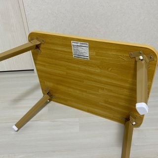 折りたたみテーブルの画像