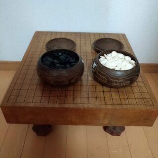【値下げ】囲碁盤（高さ23cm,縦47cm,横43cm）と碁石