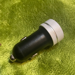 【値下げ】車用2.4A USB充電アダプタ　2個口用