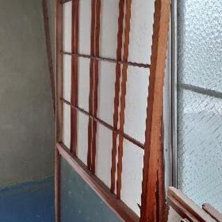 部屋の扉たくさん！いる人います(；´Д｀)？の画像