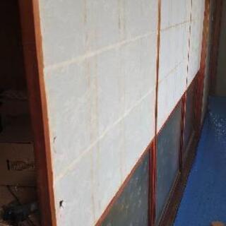 部屋の扉たくさん！いる人います(；´Д｀)？の画像