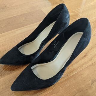 女性のハイヒールの靴 サイズ23.5の画像