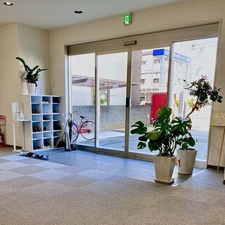 【13時、14時、15時までの勤務も可】全国展開の不動産会社で《事務サポートスタッフ》を募集☆＼未経験歓迎／子育て主婦さんも働きやすさ◎の画像