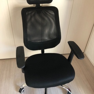 メッシュデスクチェアーの画像