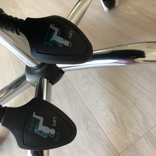 メッシュデスクチェアーの画像