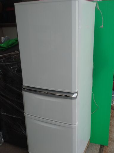 三菱ノンフロン冷凍冷蔵庫 MR-C34W-W 335Ｌ　2013年製　お譲りします