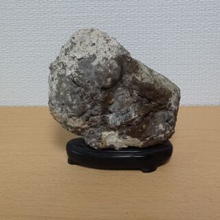 【鑑賞用自然石(風速)】自然石(メノー) 台座付きの画像