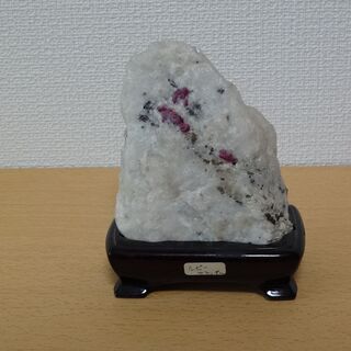 【鑑賞用自然石(風速)】自然石(ルビーコランダム)