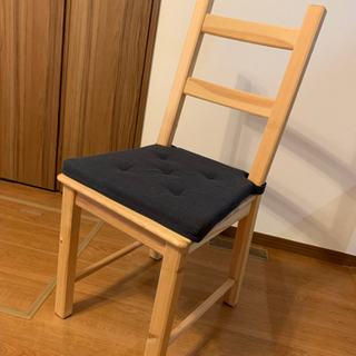 木製　椅子　チェア　インテリア　飾り台　踏み台　ステップ　座布団　クッションの画像