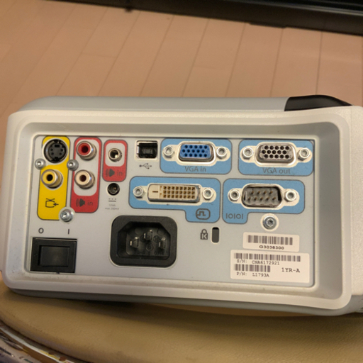HPの　VP6300プロジェクター