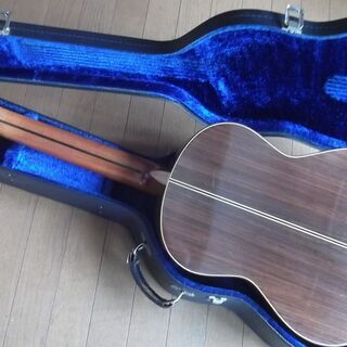 フォークギター　ハードケース付きの画像