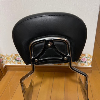 ストリートグライド純正バックレストの画像