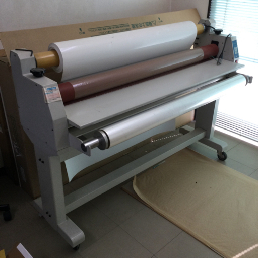 中古　ラミネーター　業務用　幅156　　奥行70　　高さ109　 （ｃｍ）　ラミネート　コールドラミネーター