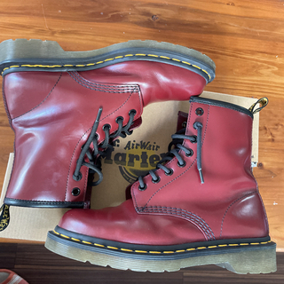 ドクターマーチン 8ホール チェリーレッド